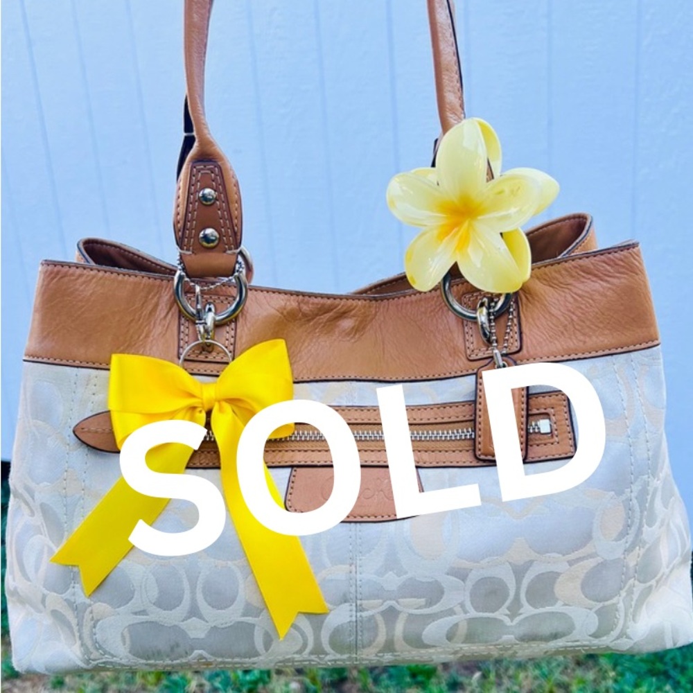 ♥︎♥︎♥︎SOLD♥︎♥︎♥︎COACH Penelope Optic Shopper Bag